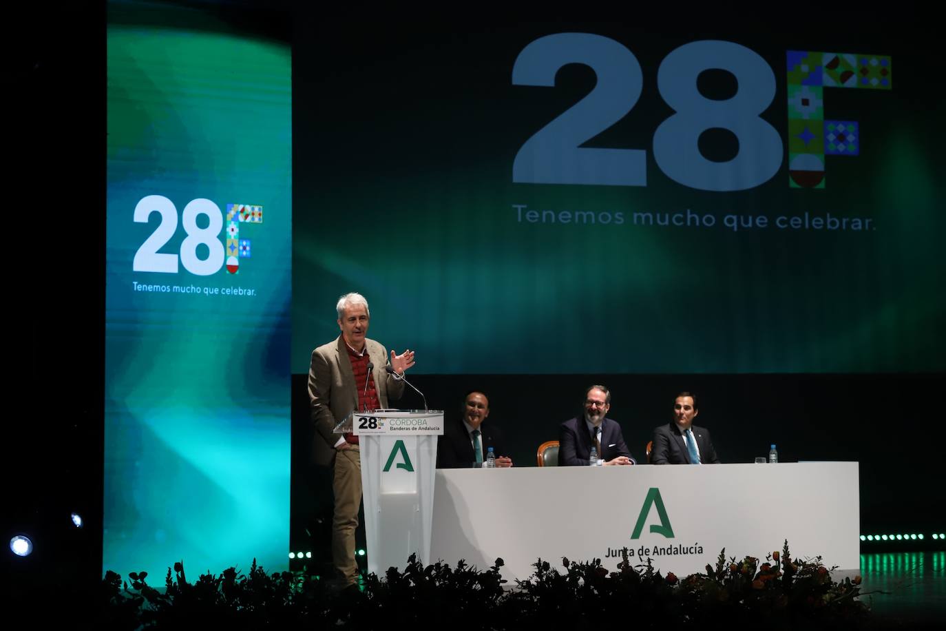 Fotos: la solemne entrega de las banderas de Andalucía en Córdoba