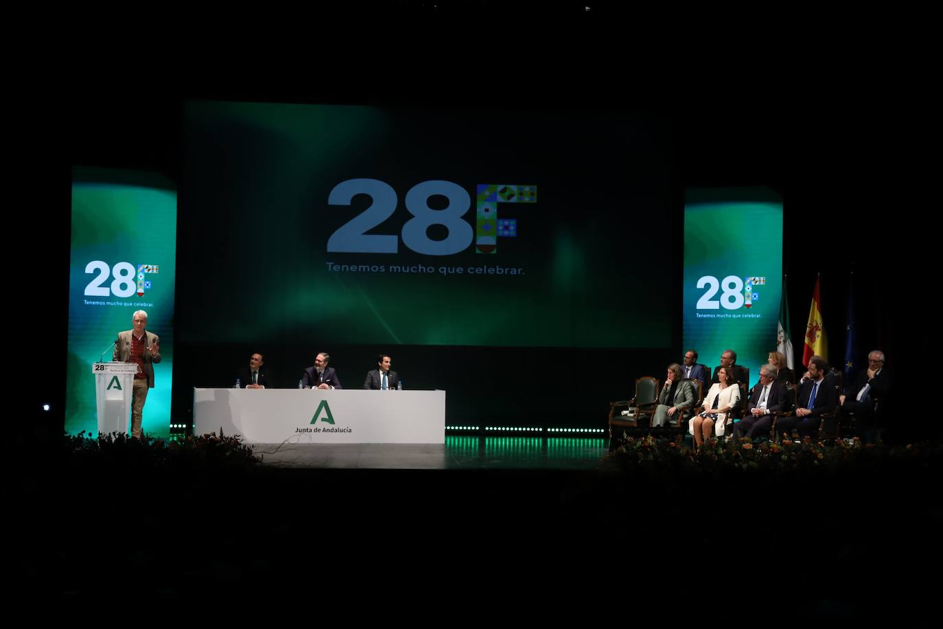 Fotos: la solemne entrega de las banderas de Andalucía en Córdoba