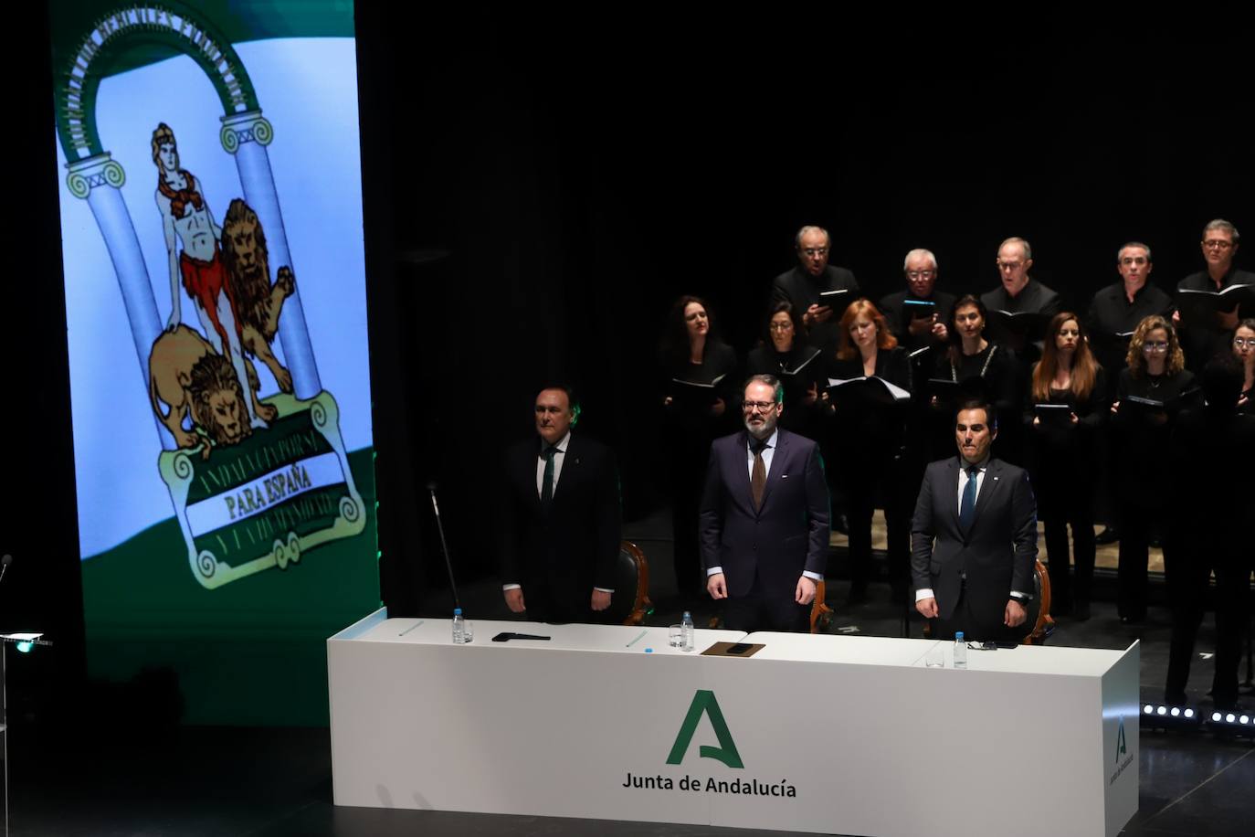 Fotos: la solemne entrega de las banderas de Andalucía en Córdoba