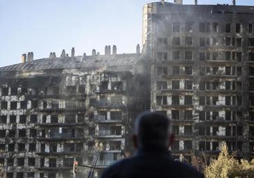 En la zona cero El día después amanece frente a un muro negro