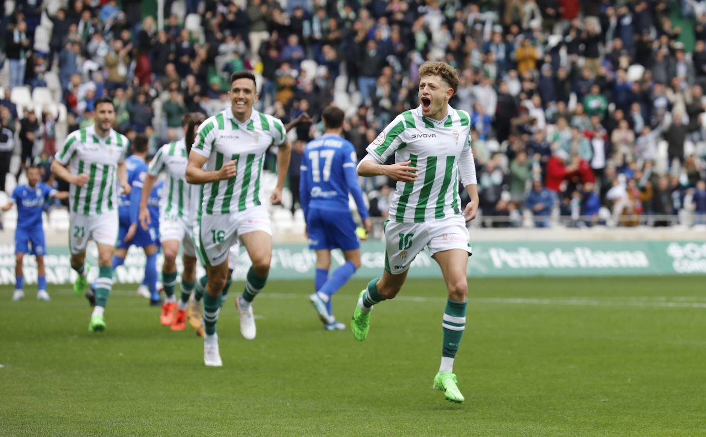 Fotos: la plácida victoria del Córdoba CF contra el Melilla