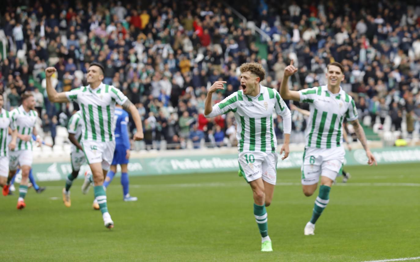Fotos: la plácida victoria del Córdoba CF contra el Melilla