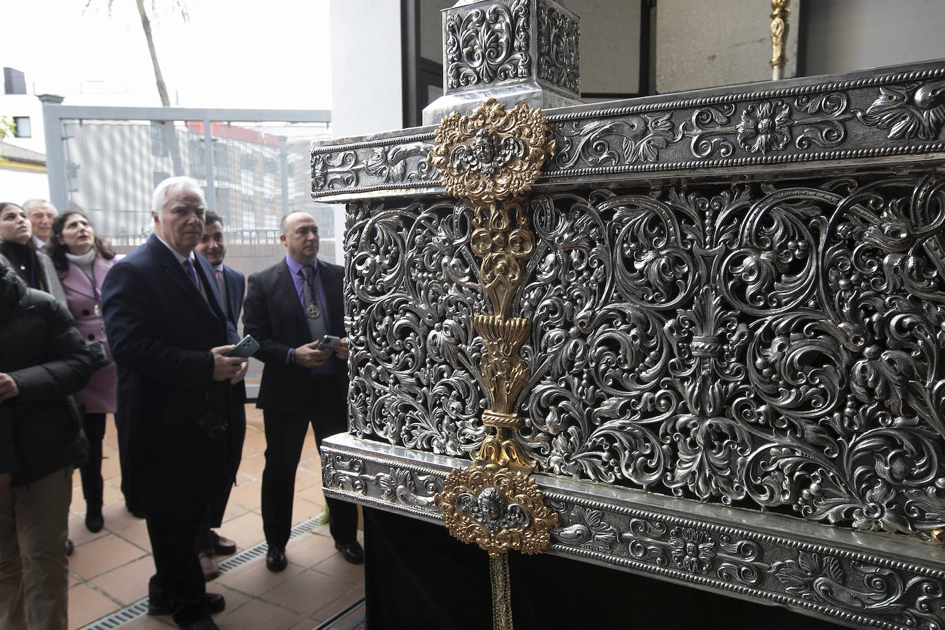 Fotos: El palio de la Virgen del Mayor Dolor en su Soledad de Córdoba luce nuevas proporciones