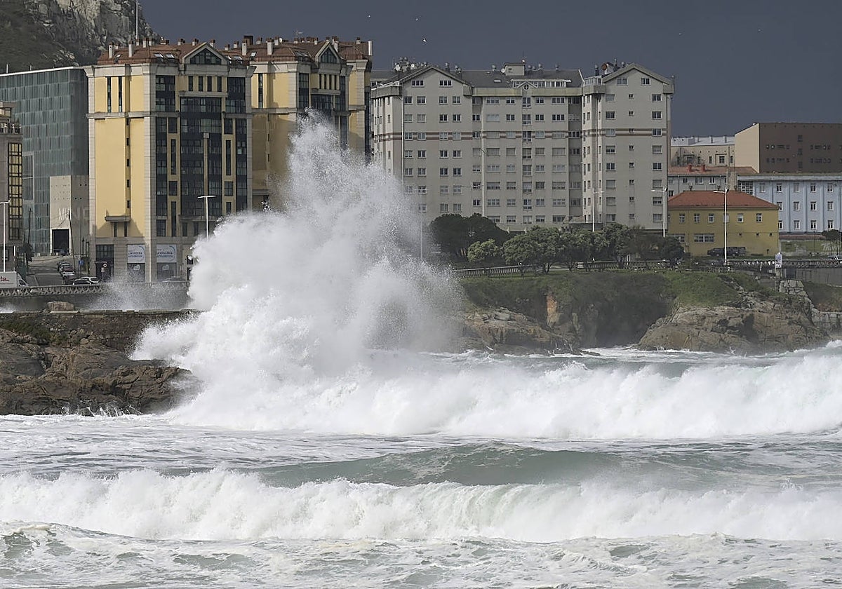 &#039;Louis&#039; deja vientos de 147 km/h e incidencias en tierra, mar y aire