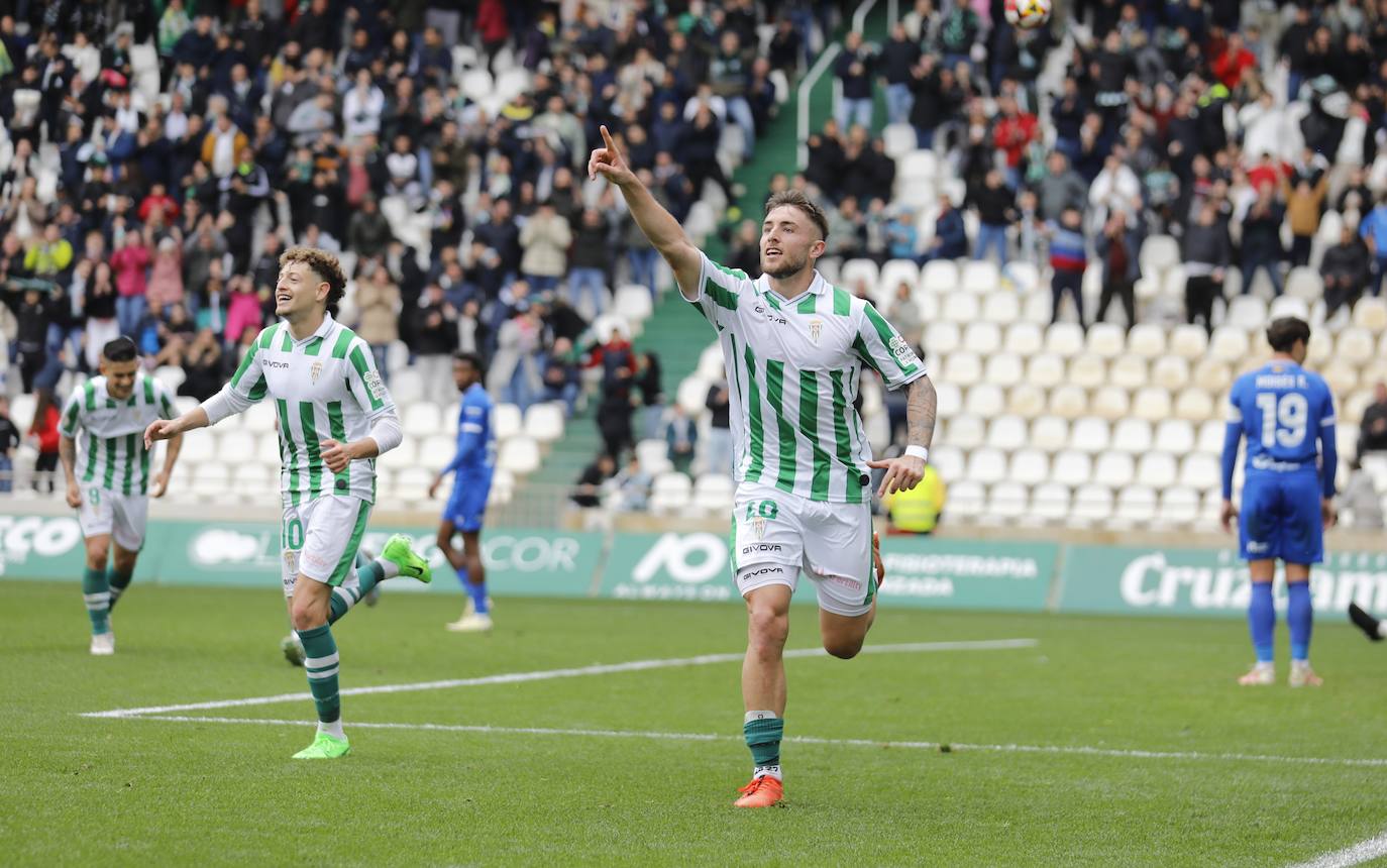 Fotos: la plácida victoria del Córdoba CF contra el Melilla