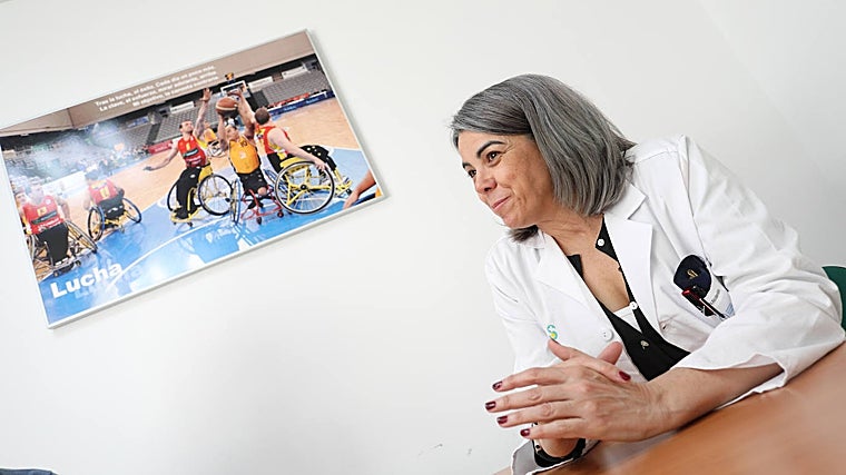 La doctora Alcobendas, durante la entrevista con ABC