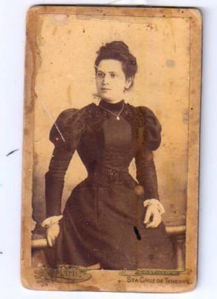 Pura Veronesi en 1901 en Santa Cruz de Tenerife. Imagen cedida por Luis Alberto Veronesi Ebner, Córdoba (Argentina)