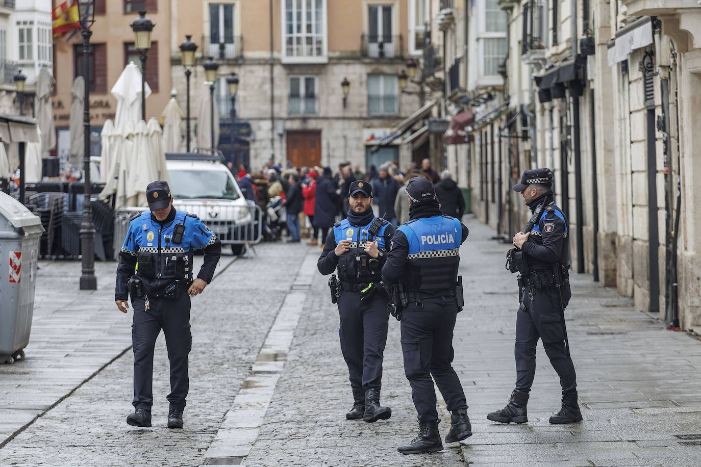 Policía en el lugar del suceso, en la Plaza de la Flora de Burgos