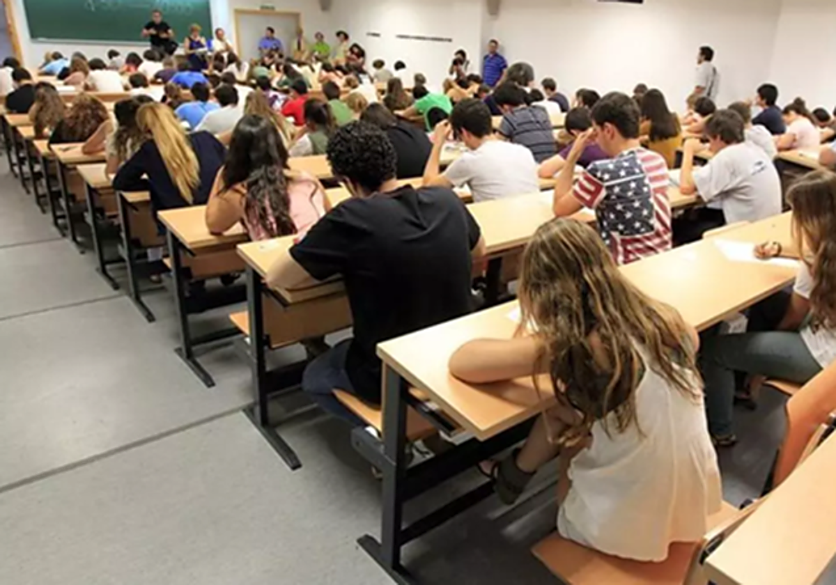 Clase de una universidad pública de Andalucía