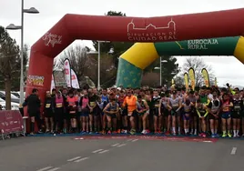 Juan José Gualo y Rosario García-Cervigón ganaron la multitudinaria Media Maratón de Valdepeñas