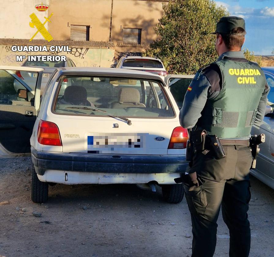 Imagen del coche robado por uno de los delincuentes para darse a la fuga tras los atracos