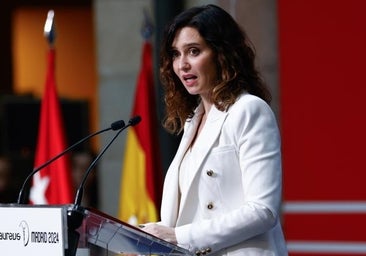 Ayuso acusa a Sánchez de echar «tinta de calamar» apuntando a su hermano ante el 'caso Koldo'