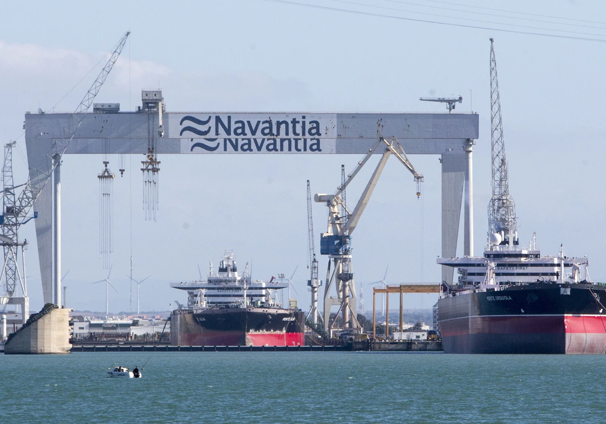 Una de las grúas de Navantia, referente en el sector naval para toda Europa