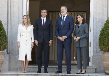 Los Reyes almuerzan en el Palacio de la Zarzuela con el presidente de Paraguay y su esposa