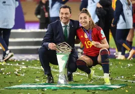 Juanma Moreno felicita a la selección femenina de fútbol tras ganar la Nations League: «No podía acabar mejor el 28F»