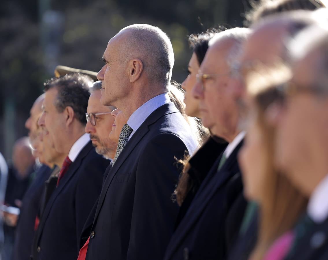 Izado de la bandera en el Parlamento de Andalucía