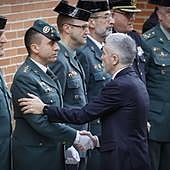 Destrozan la luna del coche de la viuda de uno de los guardias civiles de Barbate