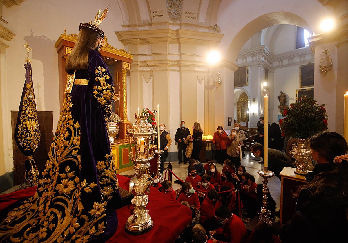 Veneración del Señor Rescatado en los Padres de Gracia