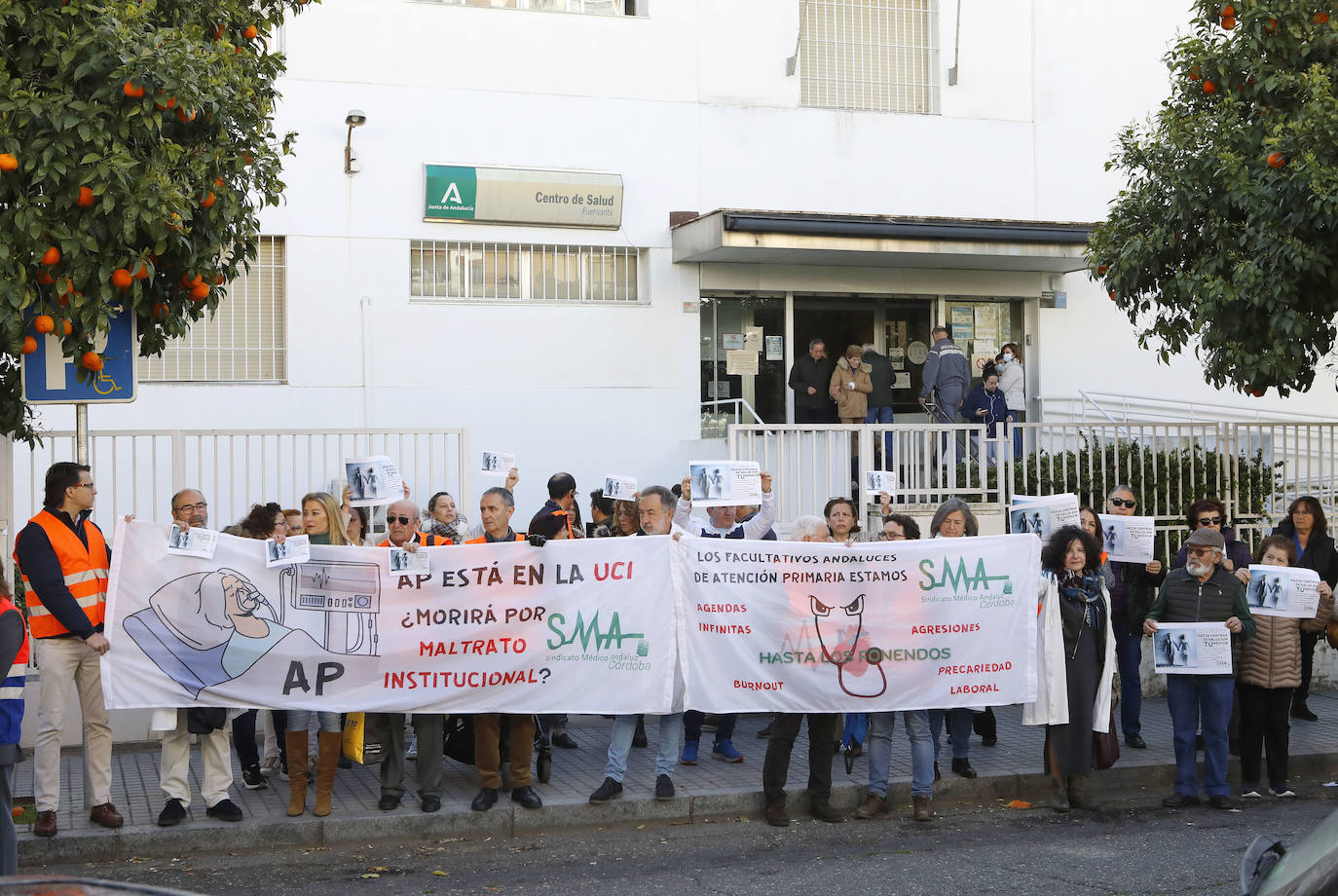 Fotos: Médicos de Córdoba se concentran para exigir mejoras en Atención Primaria