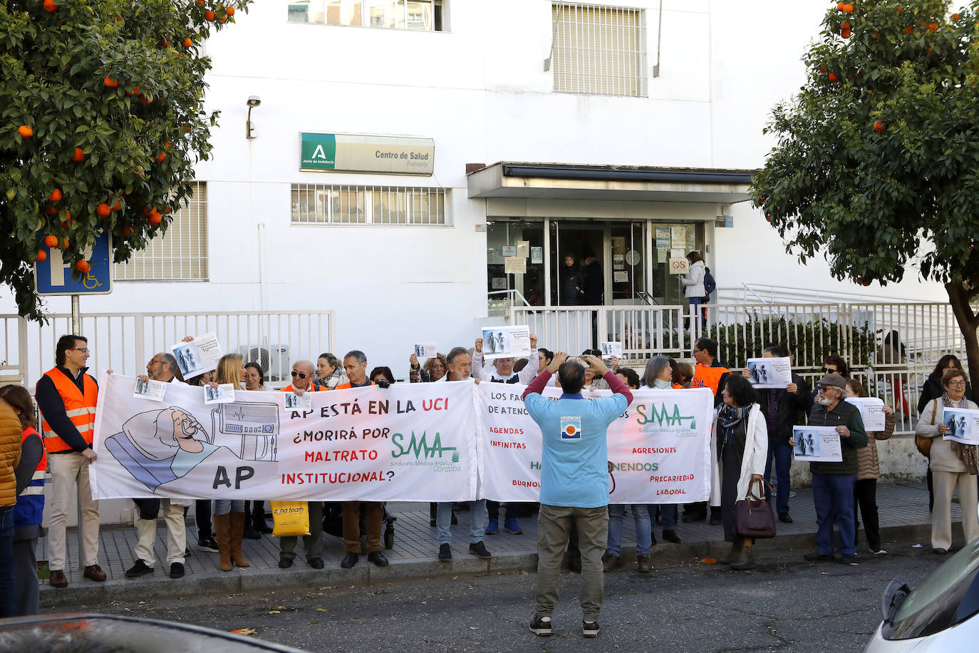 Fotos: Médicos de Córdoba se concentran para exigir mejoras en Atención Primaria