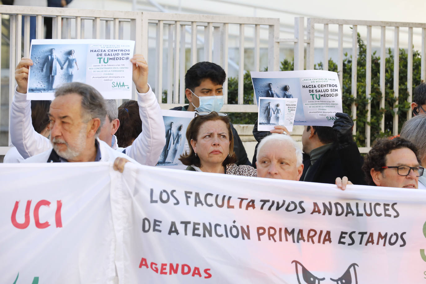 Fotos: Médicos de Córdoba se concentran para exigir mejoras en Atención Primaria