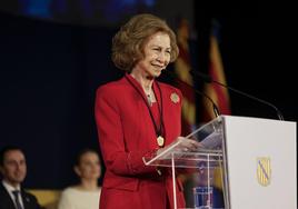 La Reina Sofía recibe en Mallorca la Medalla de Oro «por ser anfitriona y embajadora» de Baleares «en el mundo»