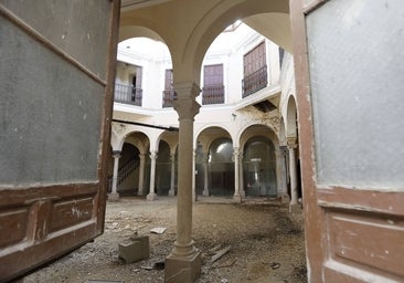La sede de la Real Academia, en el abandono y sin fecha para las obras
