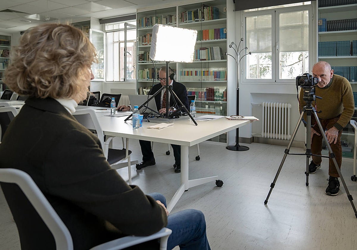 Un momento de la entrevista del cineasta Iñaki Arteta a Ana Iribar, viuda de Gregorio Ordóñez