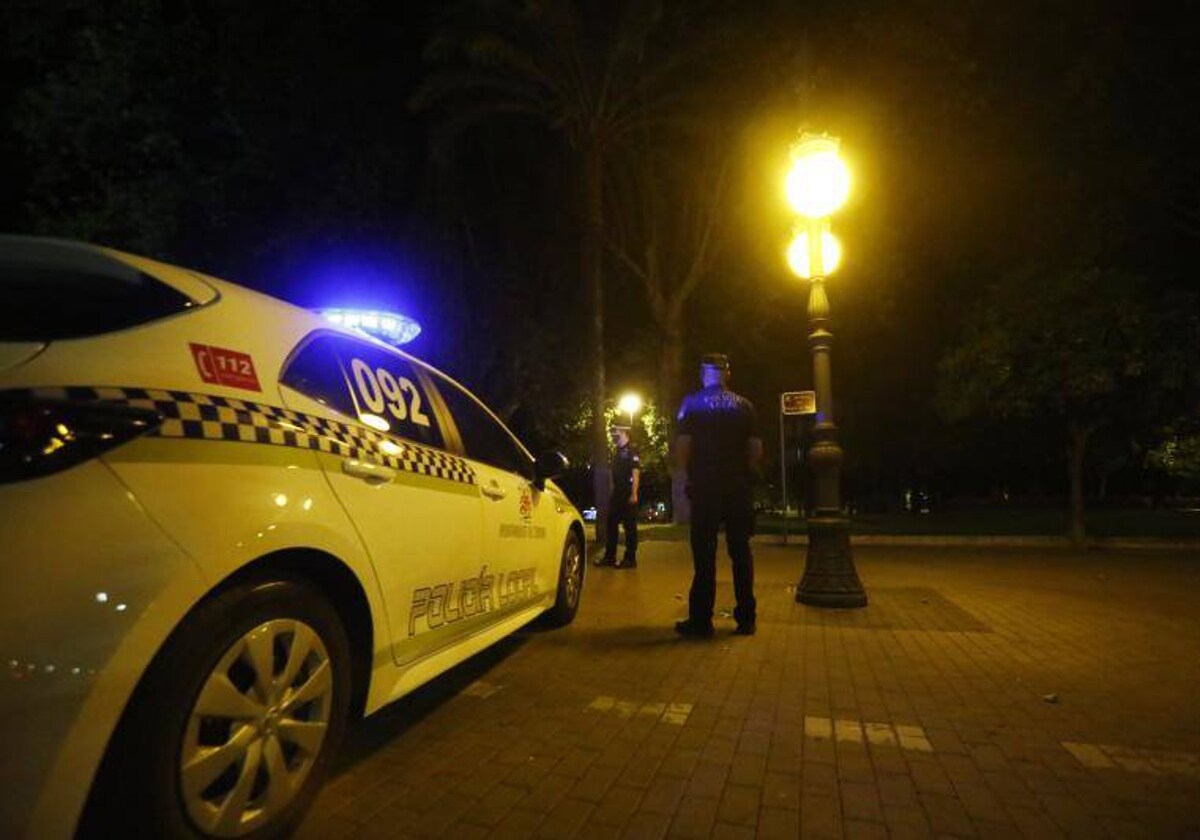 Una patrulla de la Policía Local de Córdoba en una imagen de archivo