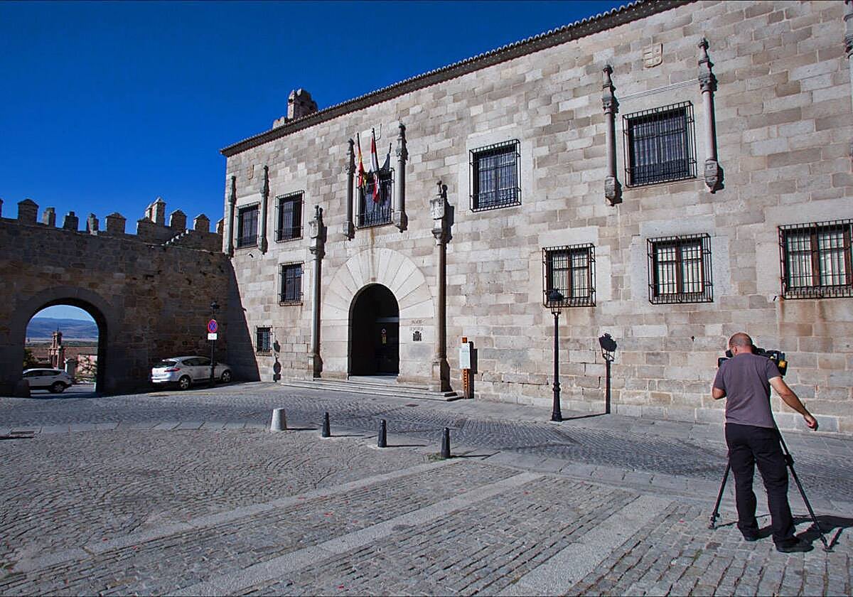 Exterior de la Audiencia de Ávila
