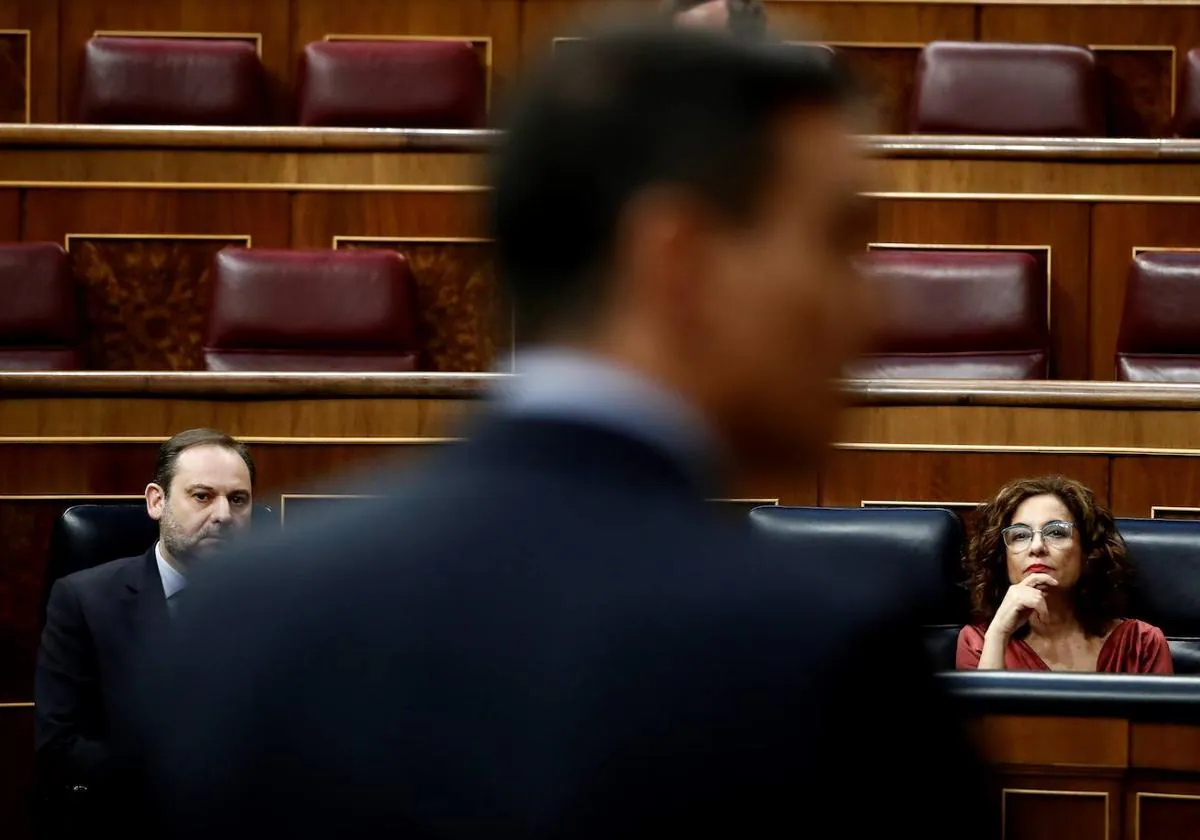 Ábalos y Montero, en el Congreso durante una intervención de Pedro Sánchez