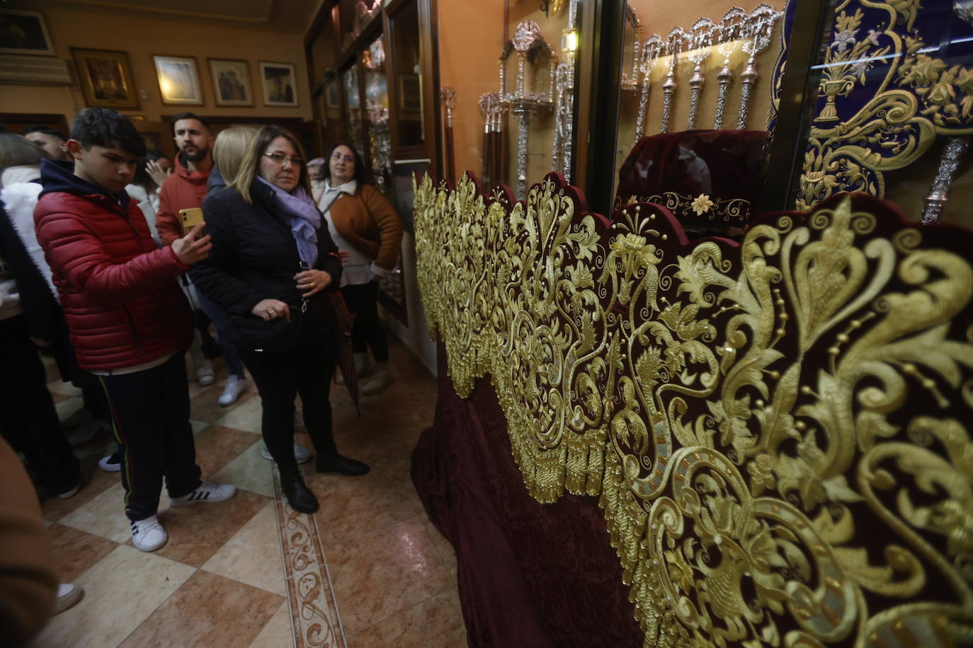 Fotos: los detalles del nuevo palio de la Virgen del Buen Fin de Córdoba