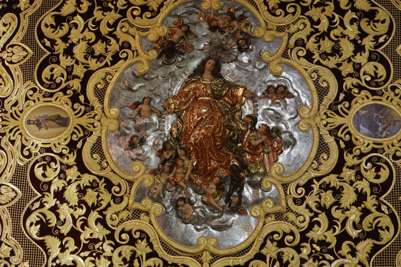 Fotos: los detalles del nuevo palio de la Virgen del Buen Fin de Córdoba