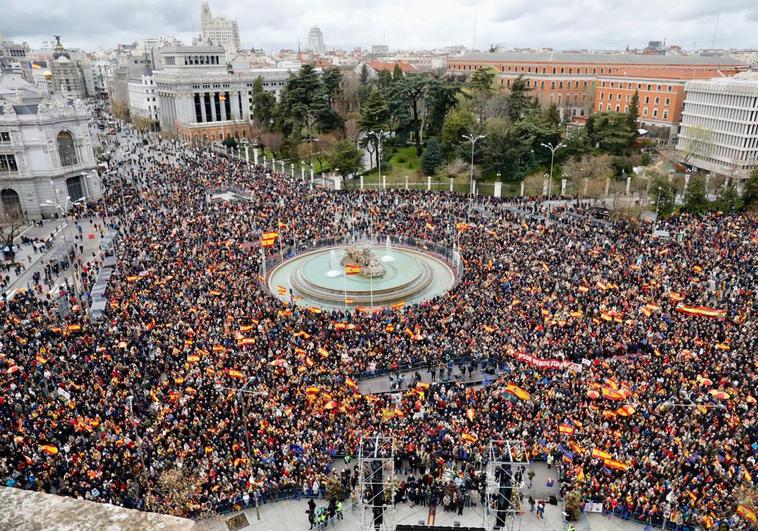 Manifestación 9-M, en directo: última hora de la protesta impulsada por Rosa Díez que exige la dimisión de Sánchez hoy