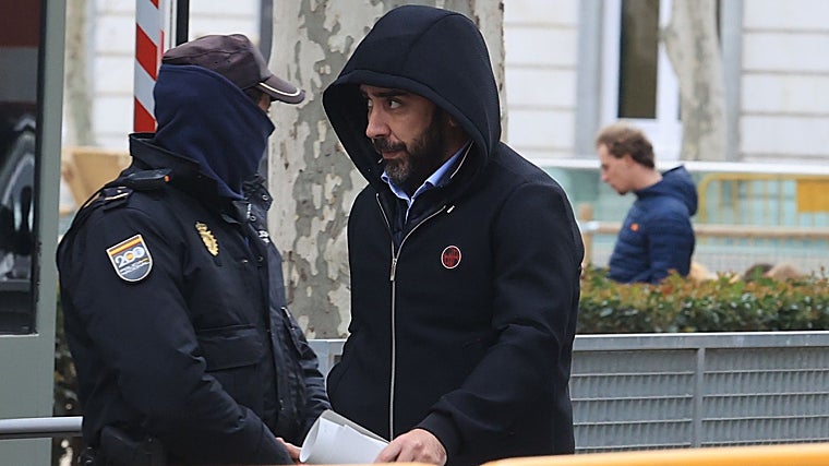 VÍCTOR ALDAMA. La Guardia Civil sitúa al cerebro de la trama como «iniciador», junto a Cueto, del «negocio de las pizarras» con «parte de los fondos investigados»