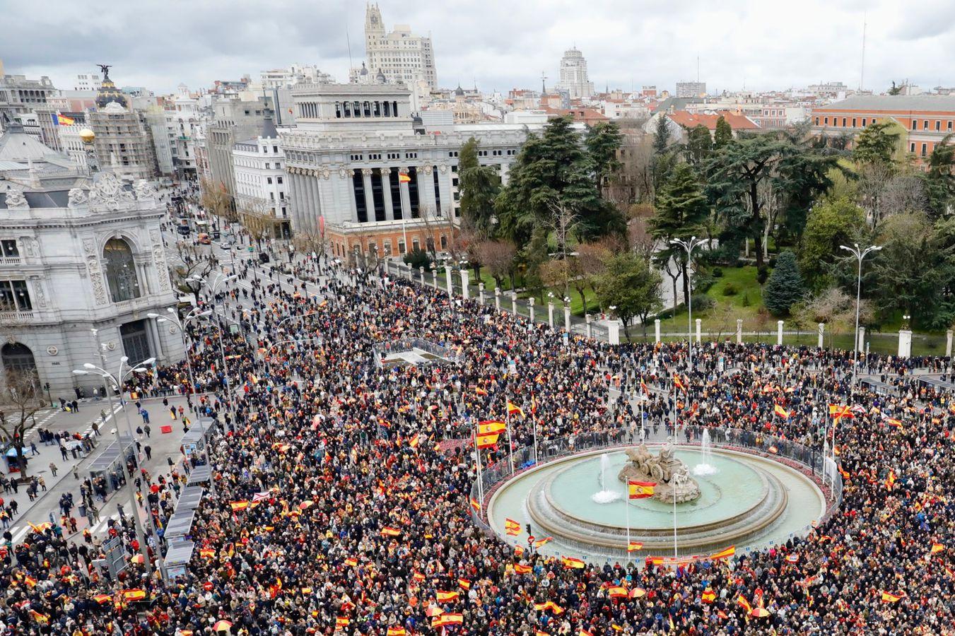 La manifestación 9-M en contra de la ley de amnistía celebrada en Cibeles, en imágenes