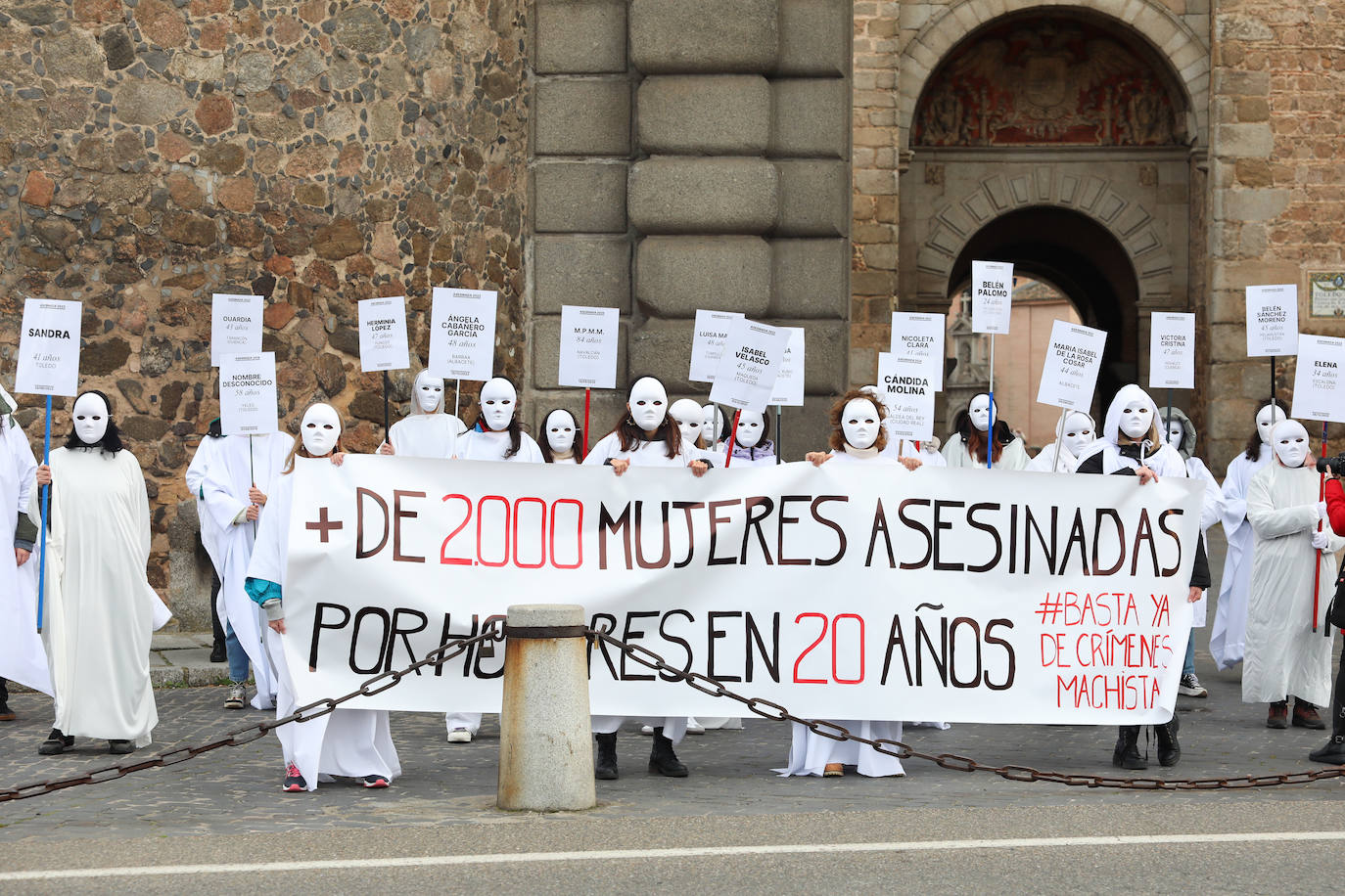 El morado toma las calles clamando feminismo