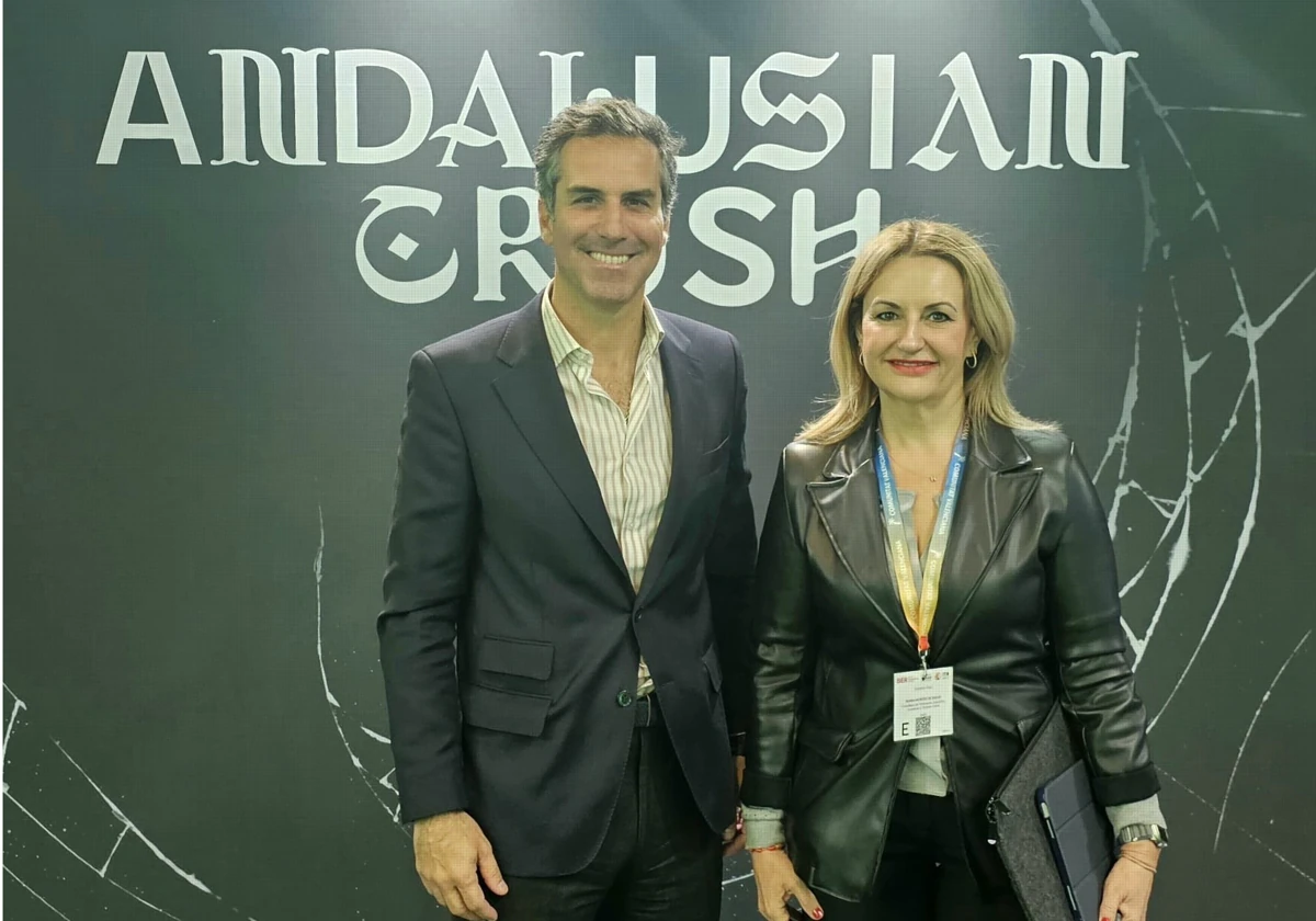 Imagen de la consellera de Turismo, Nuria Montes, y el director general de Turismo de Andalucía, Francisco Montes