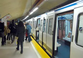 Desalojan un tren en la estación de Metro de Moncloa por una avería