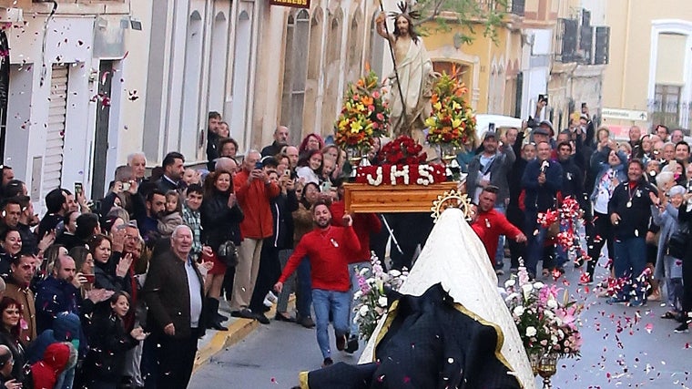 Procesión de Cristo Resucitado y Nuestra Señora de Fátima en Tabernas.