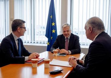 Reynders convoca una reunión en Madrid al no lograr avances entre Bolaños y Pons