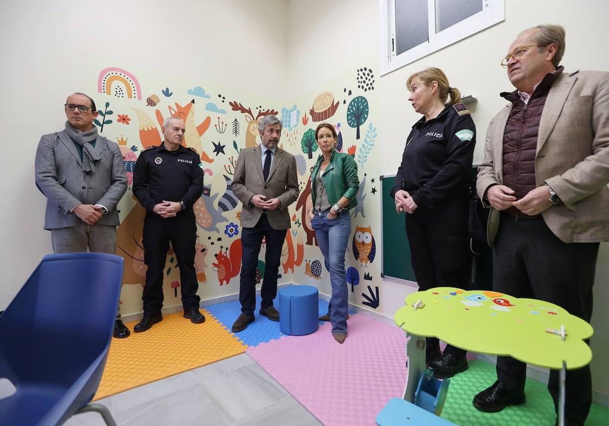 Presentación de la 'Sala amable' en la Jefatura de la Policía Local de Córdoba