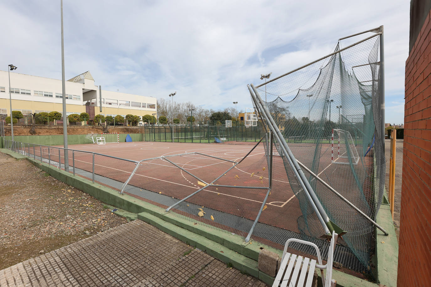 Fotos: en imágenes, los destrozos del tornado en las instalaciones de Ucodeporte en Córdoba