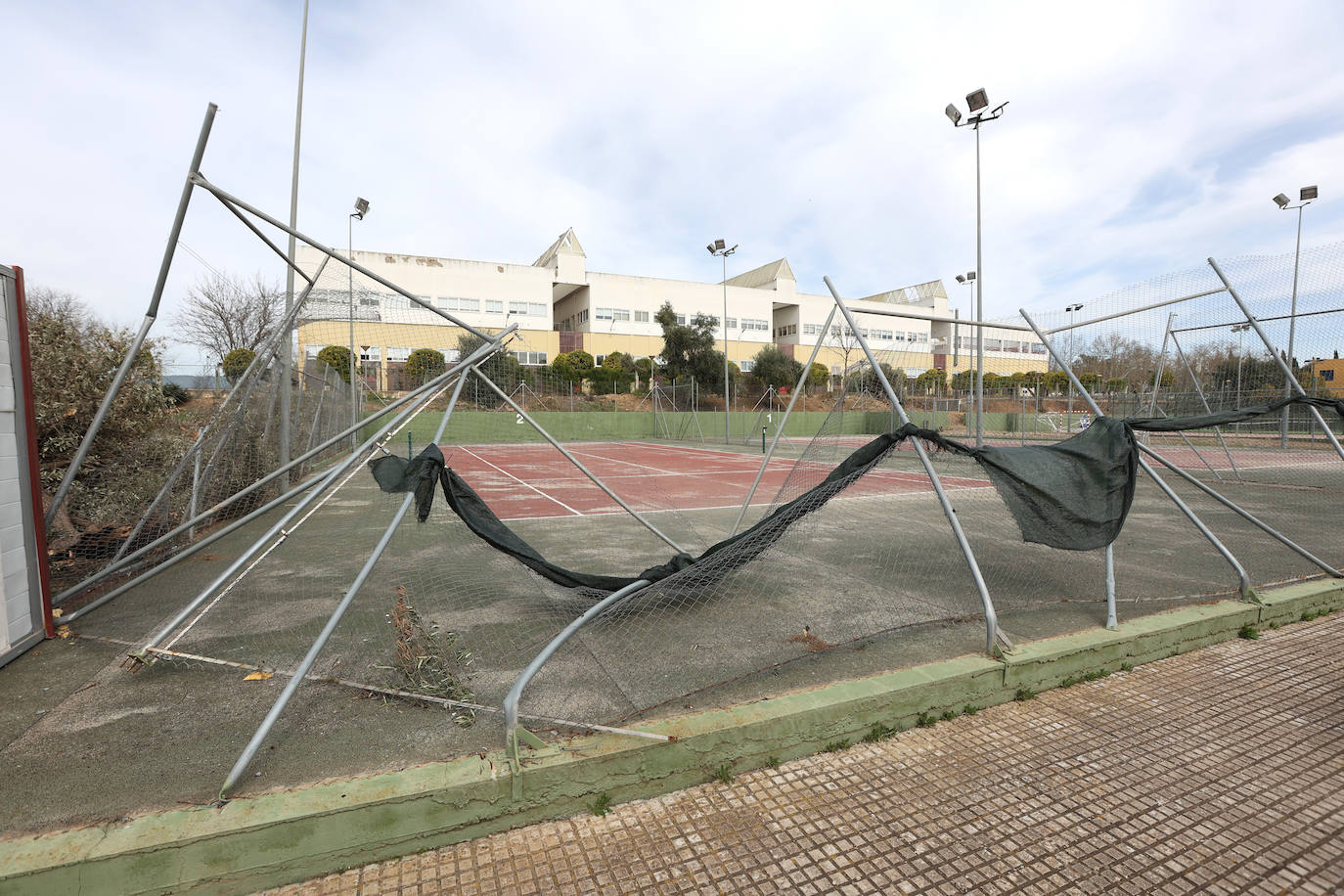 Fotos: en imágenes, los destrozos del tornado en las instalaciones de Ucodeporte en Córdoba