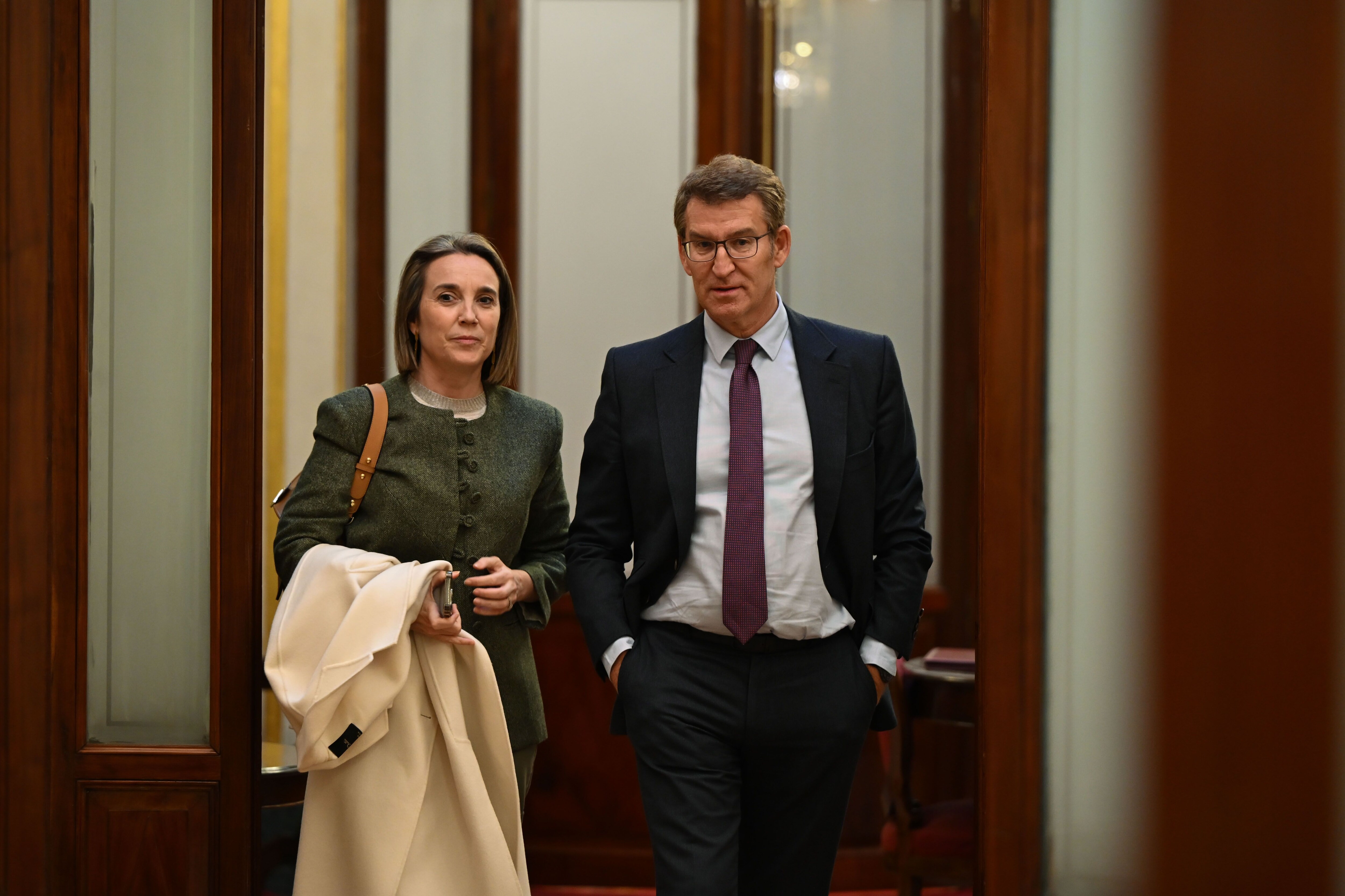 Cuca Gamarra y Alberto Núñez Feijóo, en el Congreso de los Diputados