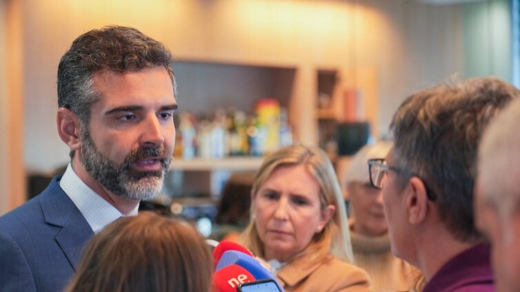 El portavoz del Gobierno andaluz adelanta que Juanma Moreno se presentará a las autonómicas de 2026