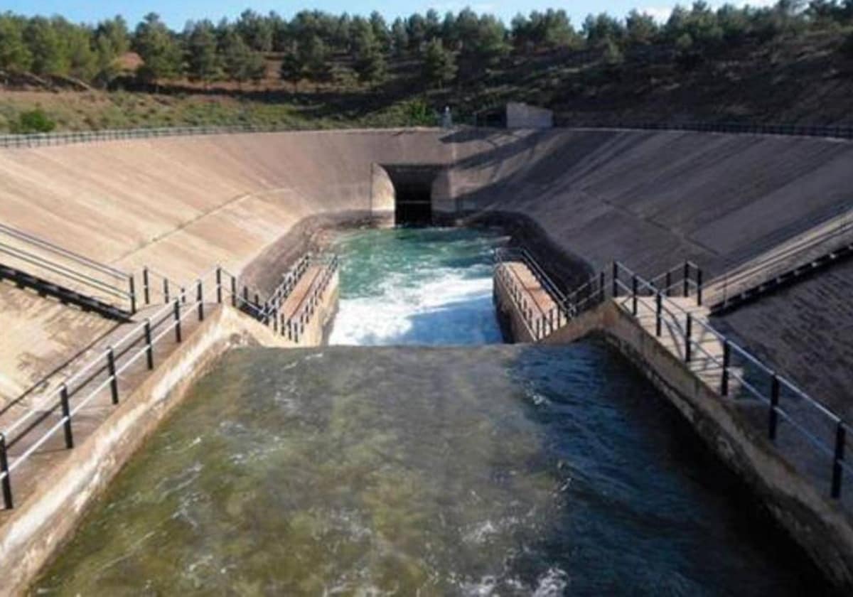 La Junta propondrá por escrito al Gobierno evitar trasvases automáticos y subir la lámina mínima de agua en embalses