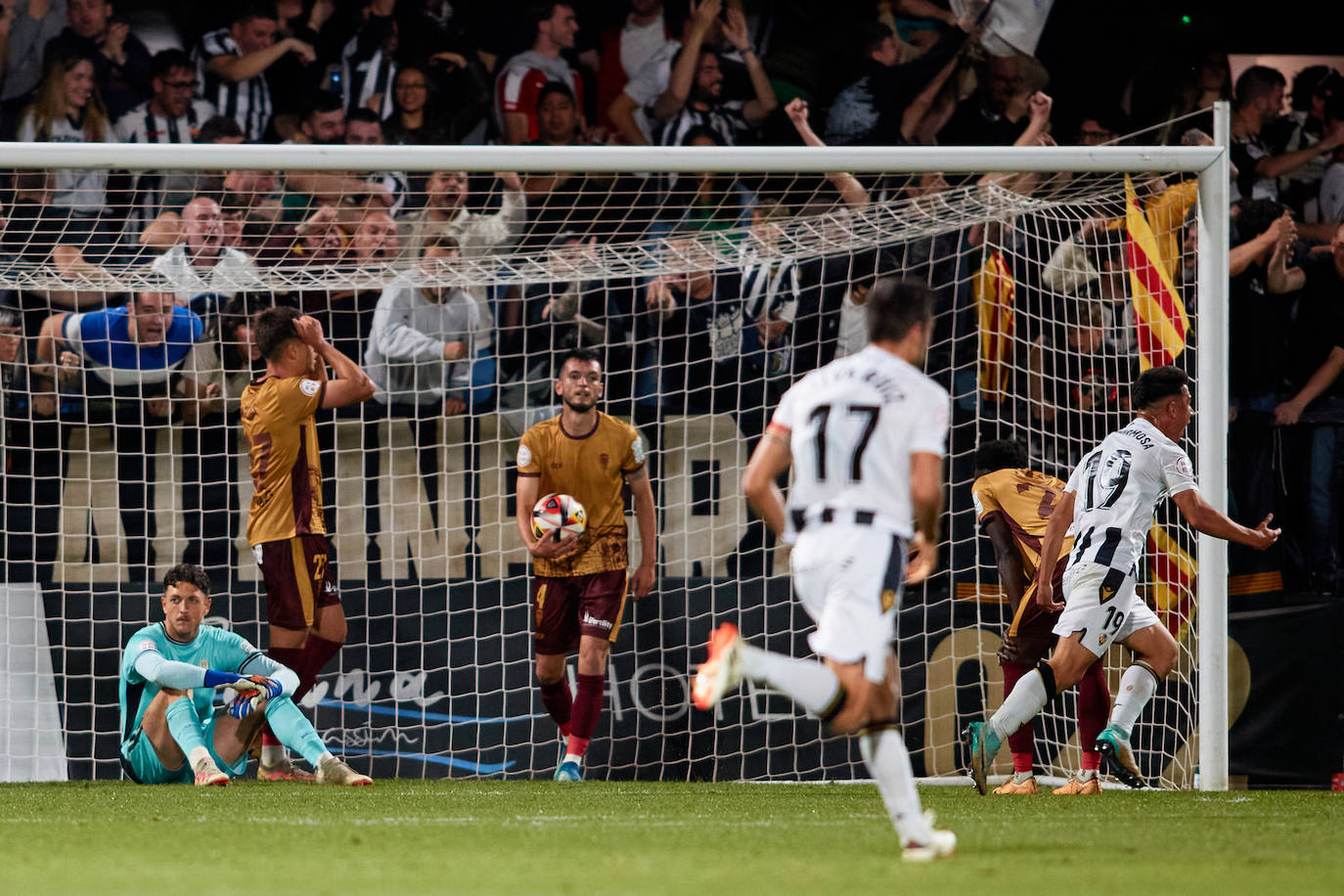 Fotos: el emocionante y trepidante triunfo del Córdoba ante el Castellón