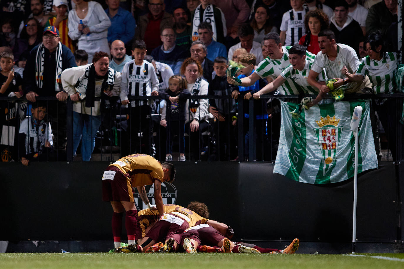 Fotos: el emocionante y trepidante triunfo del Córdoba ante el Castellón