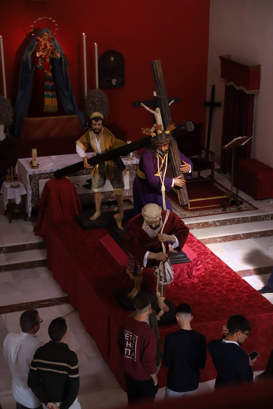 Fotos: Las Tres Caídas cobra vida en Córdoba con el Cirineo y un sayón